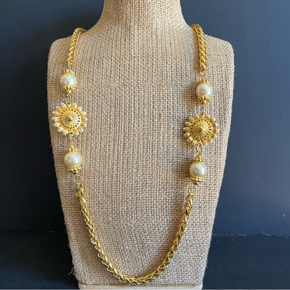 Jewelry - Vintage 90’s Gold-Tone faux Pearl Long Necklace